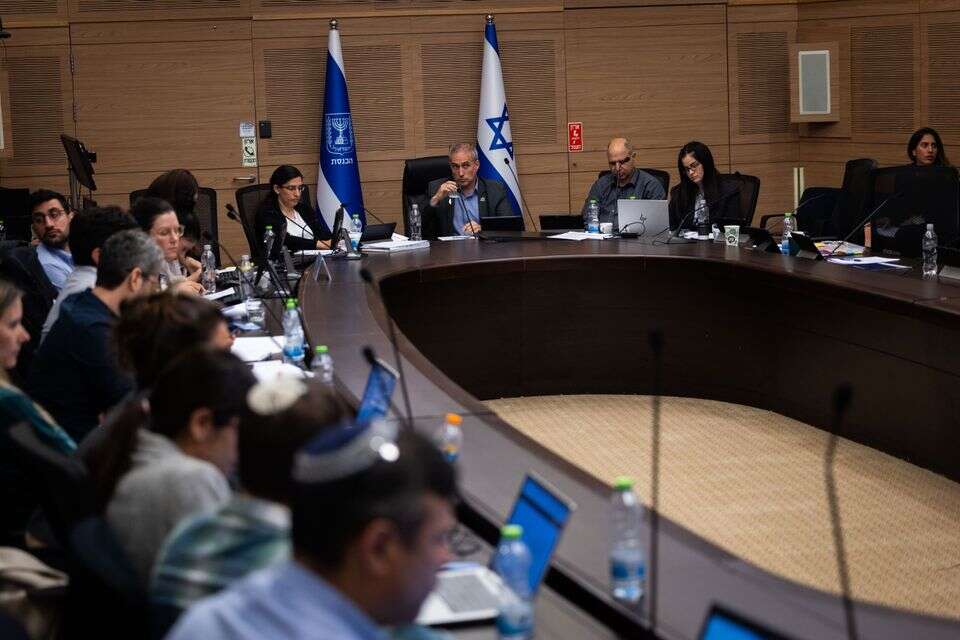 דיון בוועדת הכספים (ארכיון) , אורן בן חקון