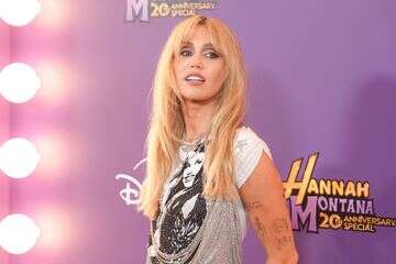 כוכבת דיסני נגד מיילי סיירוס: "בלתי פוסק"