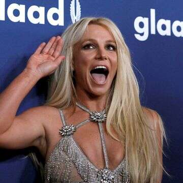 אחרי המעצר: בריטני חוזרת עם סרטון מוזר, והיא לא לבד