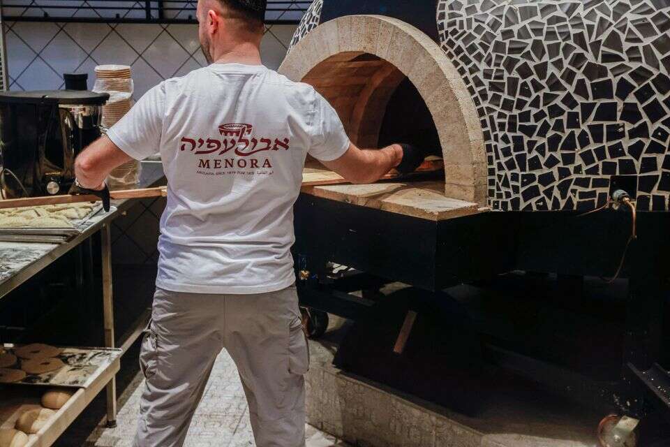 מאפיית אבולעפיה , יהושע יוסף