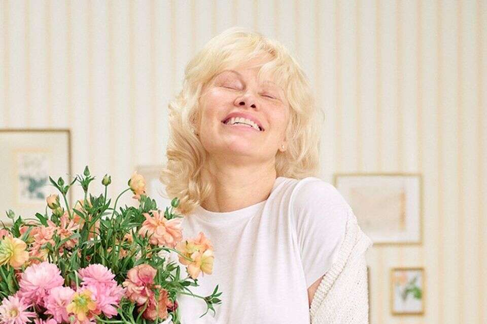 הקמפיין החדש של פמלה אנדרסון הוא לא מה שחשבתם