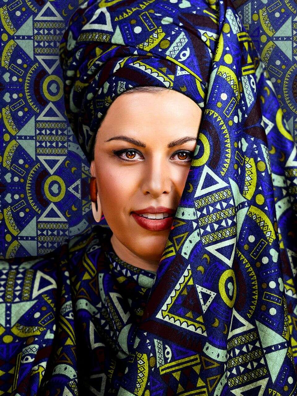 שבעה ילדים, כיסוי ראש, רוקרית בועטת