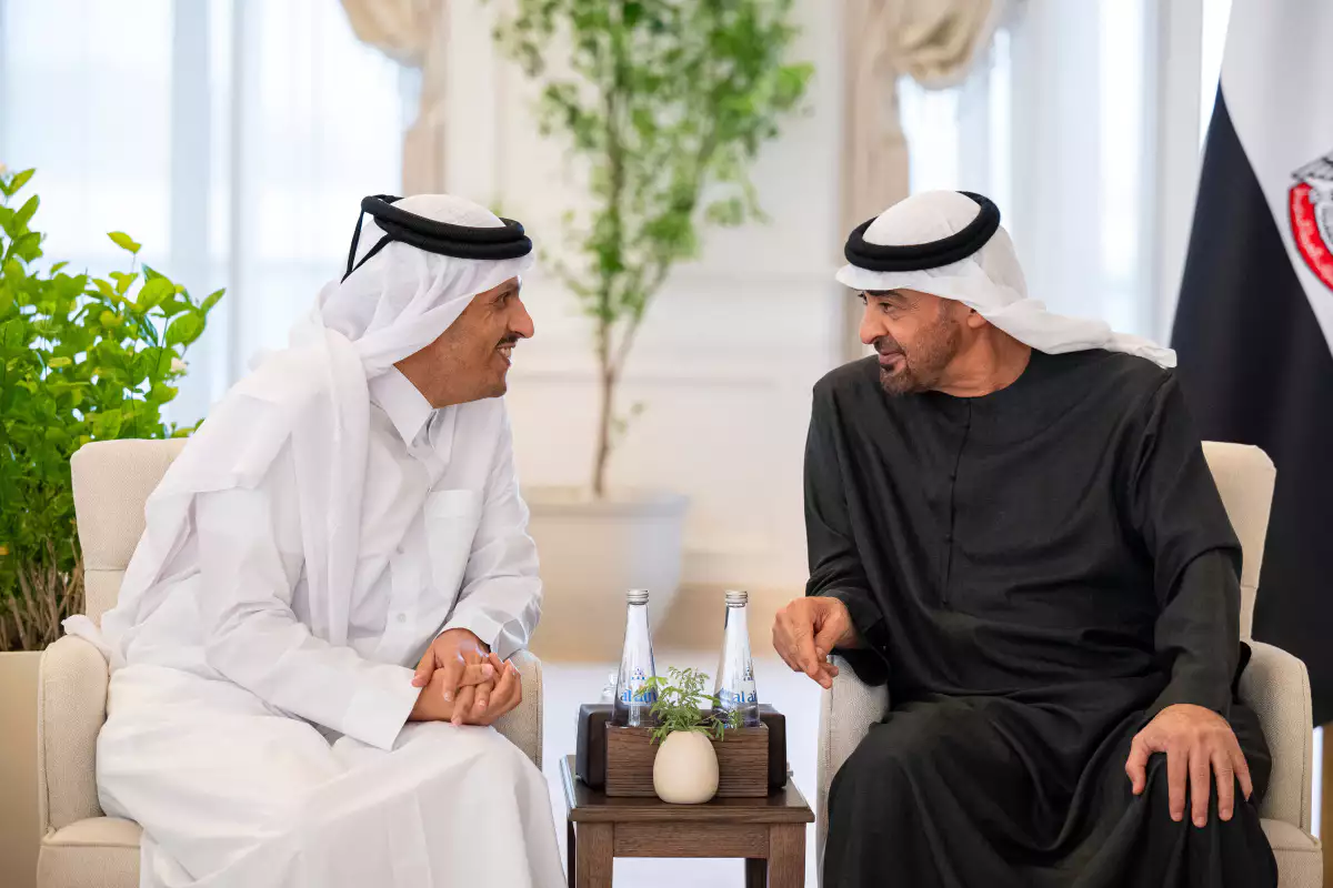 נשיא האמירויות מוחמד בן זאיד בפגישה עם ראש ממשלת קטאר אל ת'אני , AFP