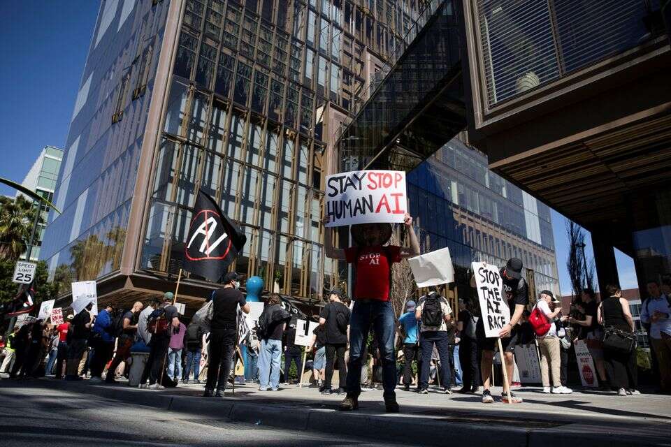 אירוע חריג בלב תעשיית ה-AI: אדם השליך מטען לעבר בית מנכ"ל OpenAI