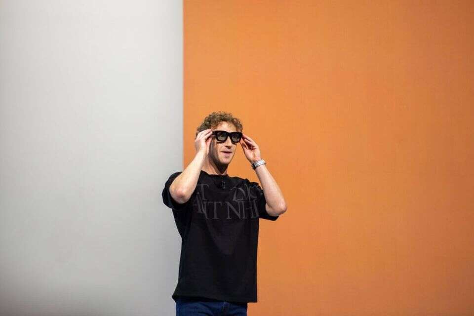 "כלי נשק לאנסים": הסערה סביב משקפי ה-AI החדשים של מארק צוקרברג