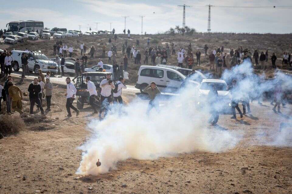 מהומות בין כוחות הביטחון למתיישבים במהלך פינוי מאחז , חיים גולדברג/פלאש90