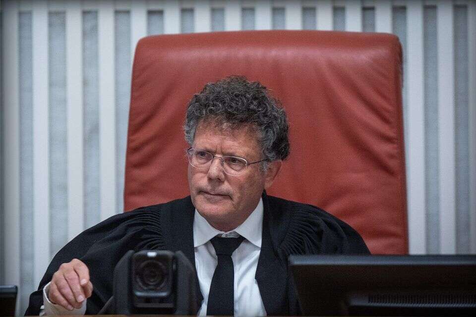 צחק עמית במהלך דיון בבג"ץ , יונתן זינדל