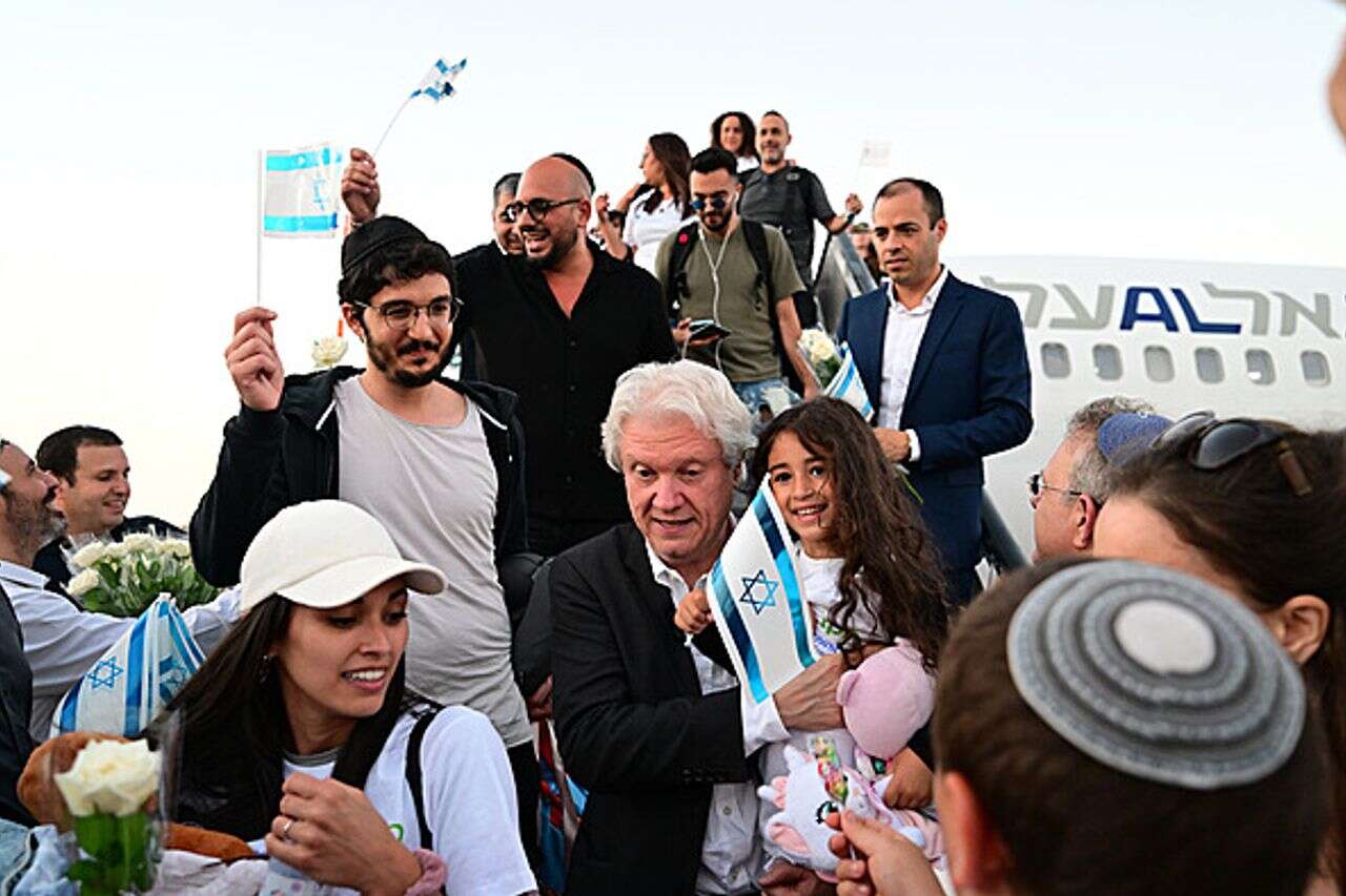 The home that has always been waiting for us: the heroism and hope mosaic of the immigration to Israel