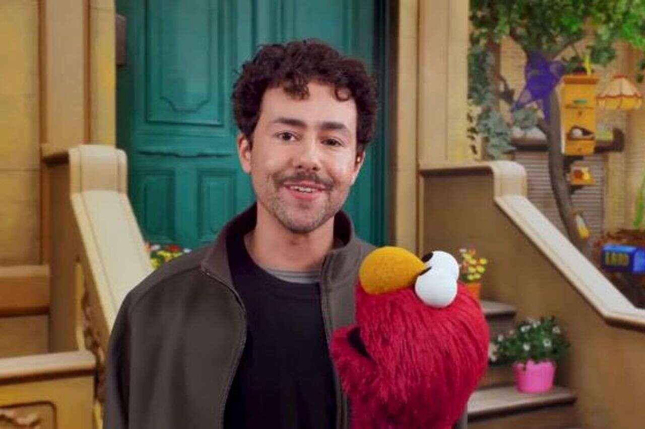 Storm in the USA: Elmo from "Sesame Street" says hello in Arabic - and the network is buzzing