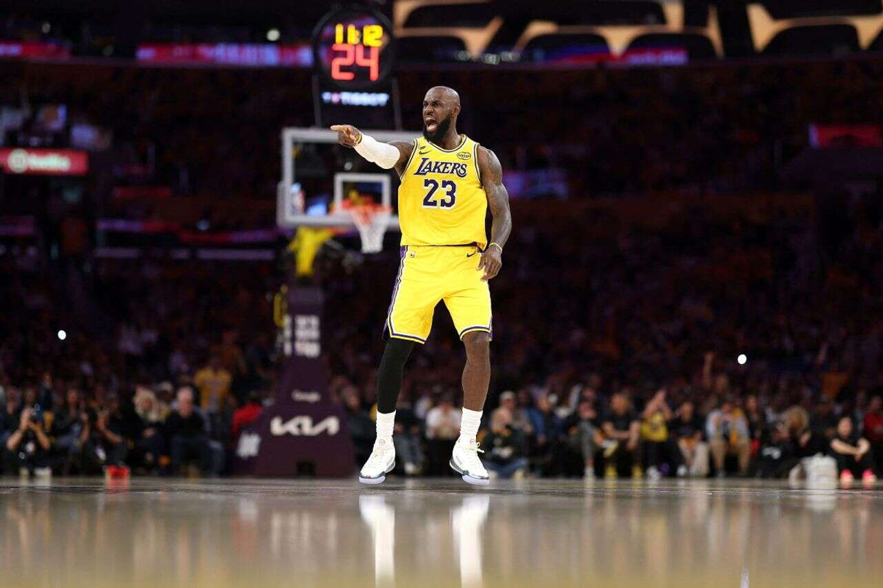 LeBron James led the Lakers to 0:1 over Houston