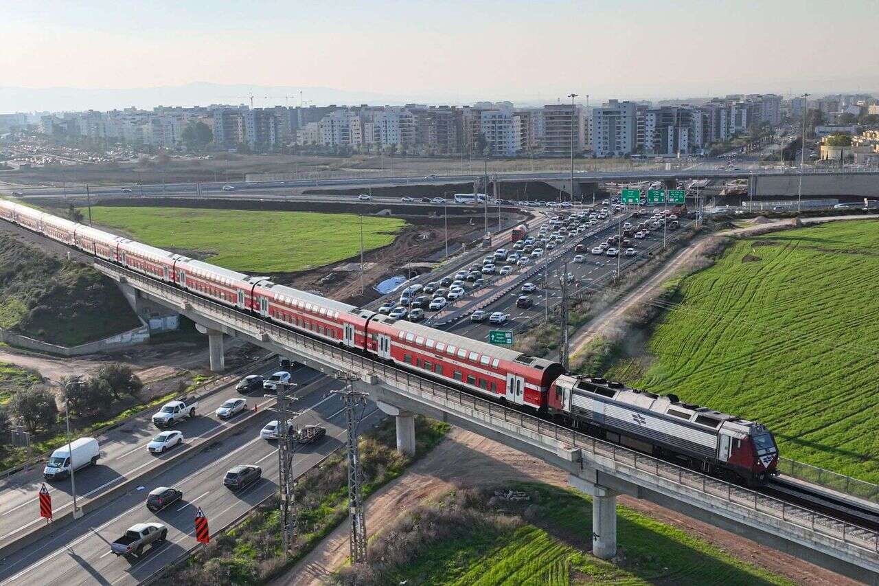 Getting on the tracks: Israel Railways promises a trip from Tel Aviv to Be'er Sheva in half an hour