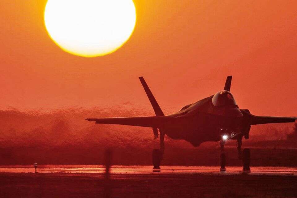 מטוס אדיר שסיים משימה מורכבת באיראן, חוזר לבסיס , רס"ל ע', בטאון חיל האוויר