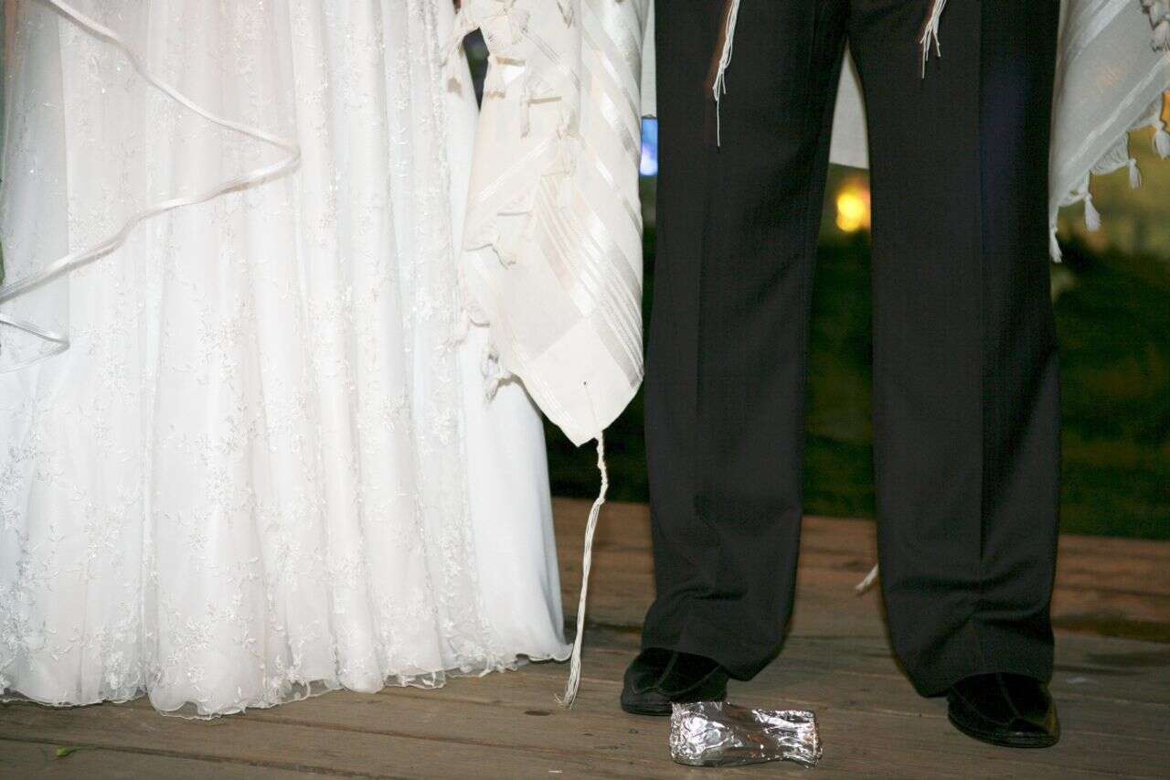 A bride drank on an empty stomach, lost consciousness - and was taken by ambulance