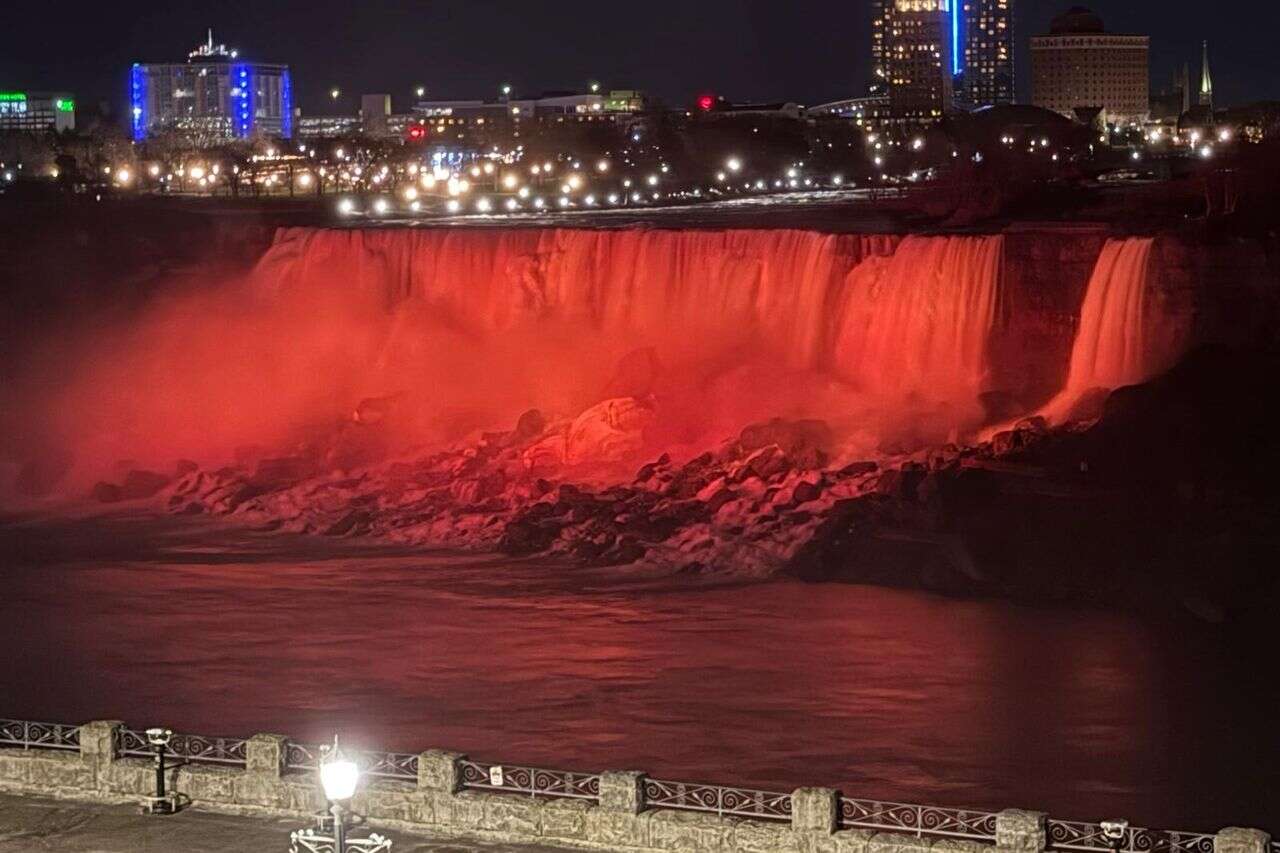 The Bibbs family tribute: Niagara Falls lit up in orange