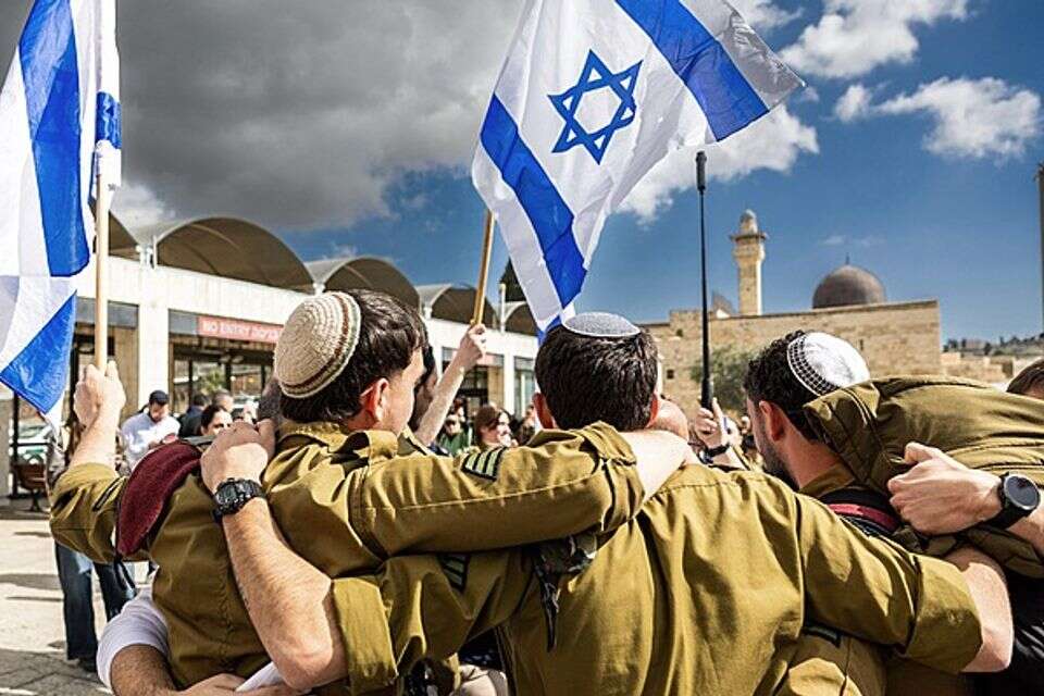 המהפכה הציונית היא בין שתי אמיתות , אורן בן חקון