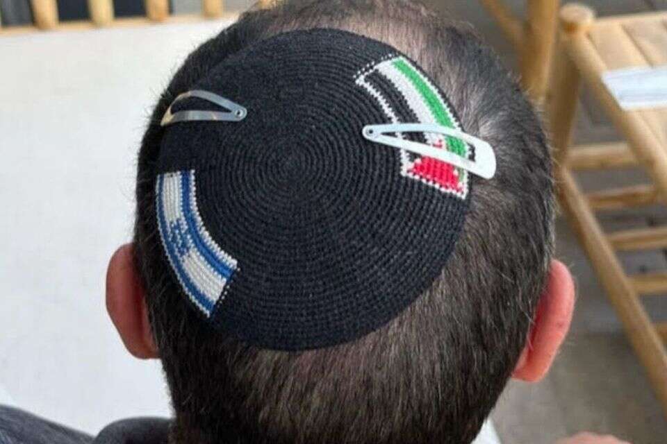 כיפה של איש חינוך יהודי , ד״ר אלכס סינקלר