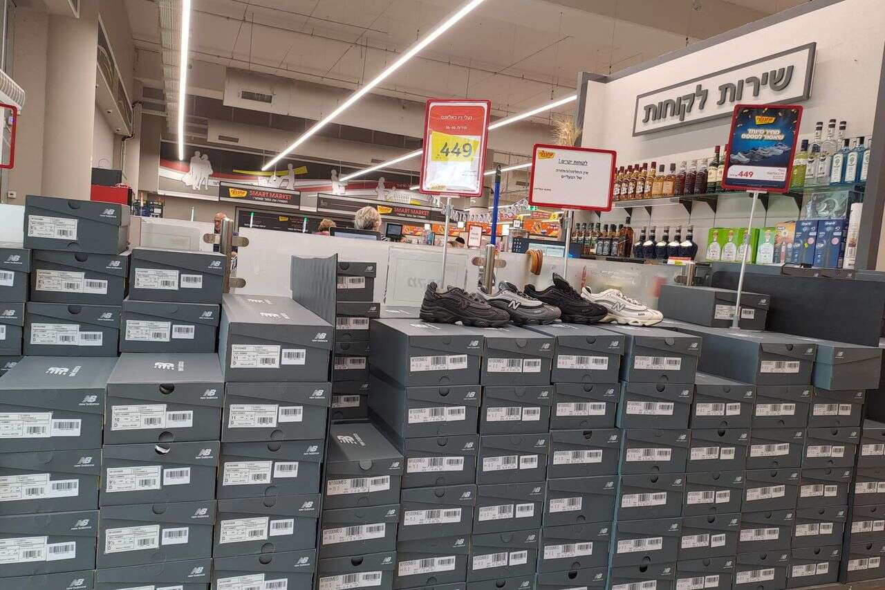 50% discount: Biohannoff started selling shoes - at half price