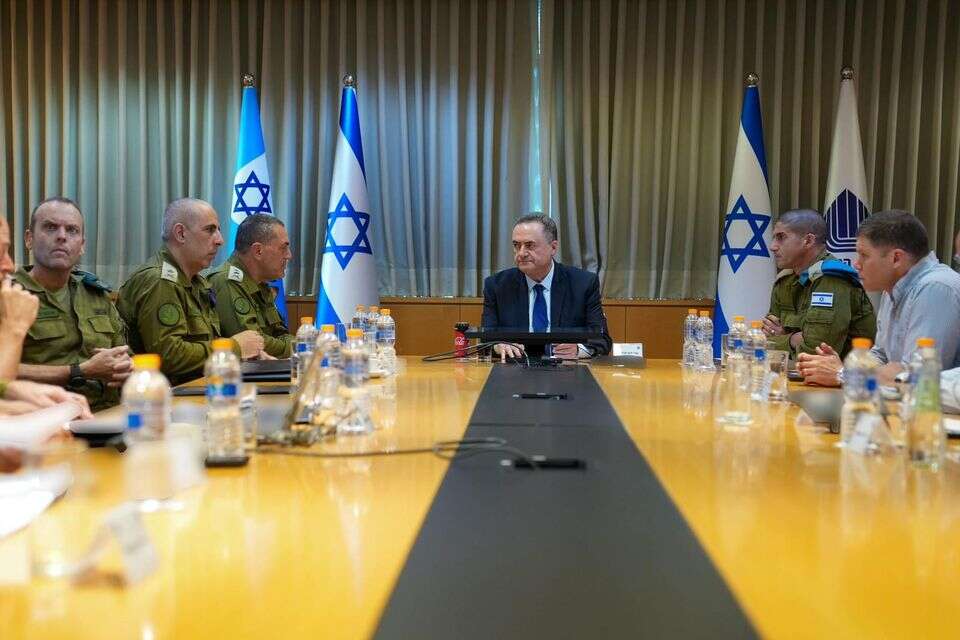 כ"ץ בקרייה: "מחכים לאור ירוק מארה"ב כדי לחזור ללחימה" , משרד הביטחון