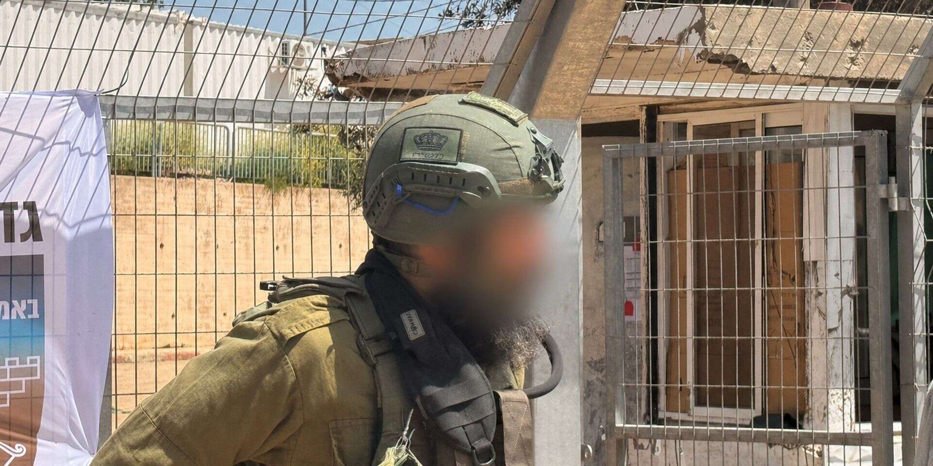 סמל משיח על קסדה , .
