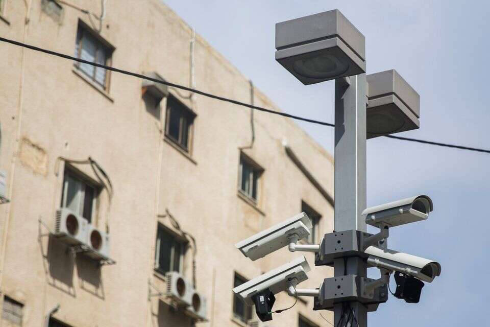 מנתחות כל תנועה שלכם: 10,000 מצלמות AI כבר פרוסות ברחבי ישראל