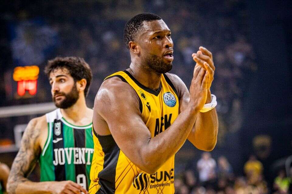 ריקוואן גריי , FIBA