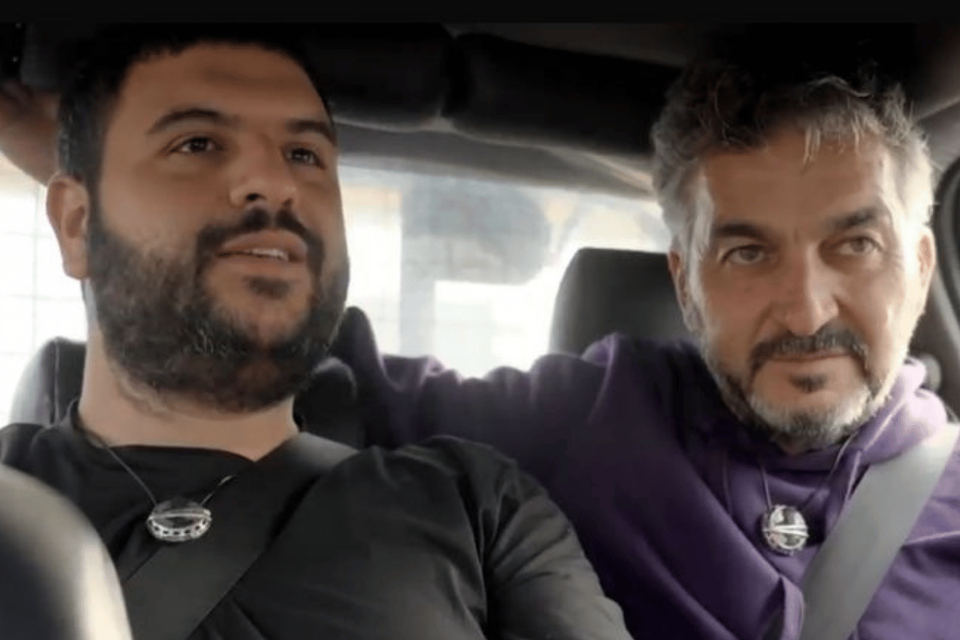שלומי ואזי במסגרת משימת חילופי הזוגות , צילום מסך, ''המירוץ למיליון'', קשת 12