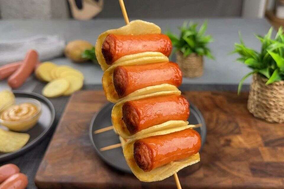 2 קלאסיקות בביס אחד: הנקניקייה והצ'יפס התאחדו