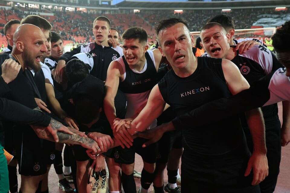 ביברס נאתכו עם שחקני פרטיזן בלגרד , FK Partizan
