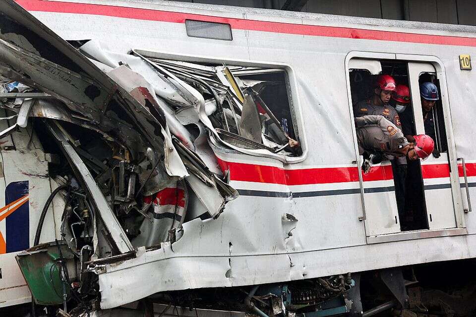 זירת התנגשו תהרכבות באינדונזיה , רויטרס