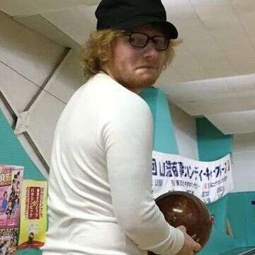 שלבקת חוגרת וגלאח: אד שירן מחדש לקהל