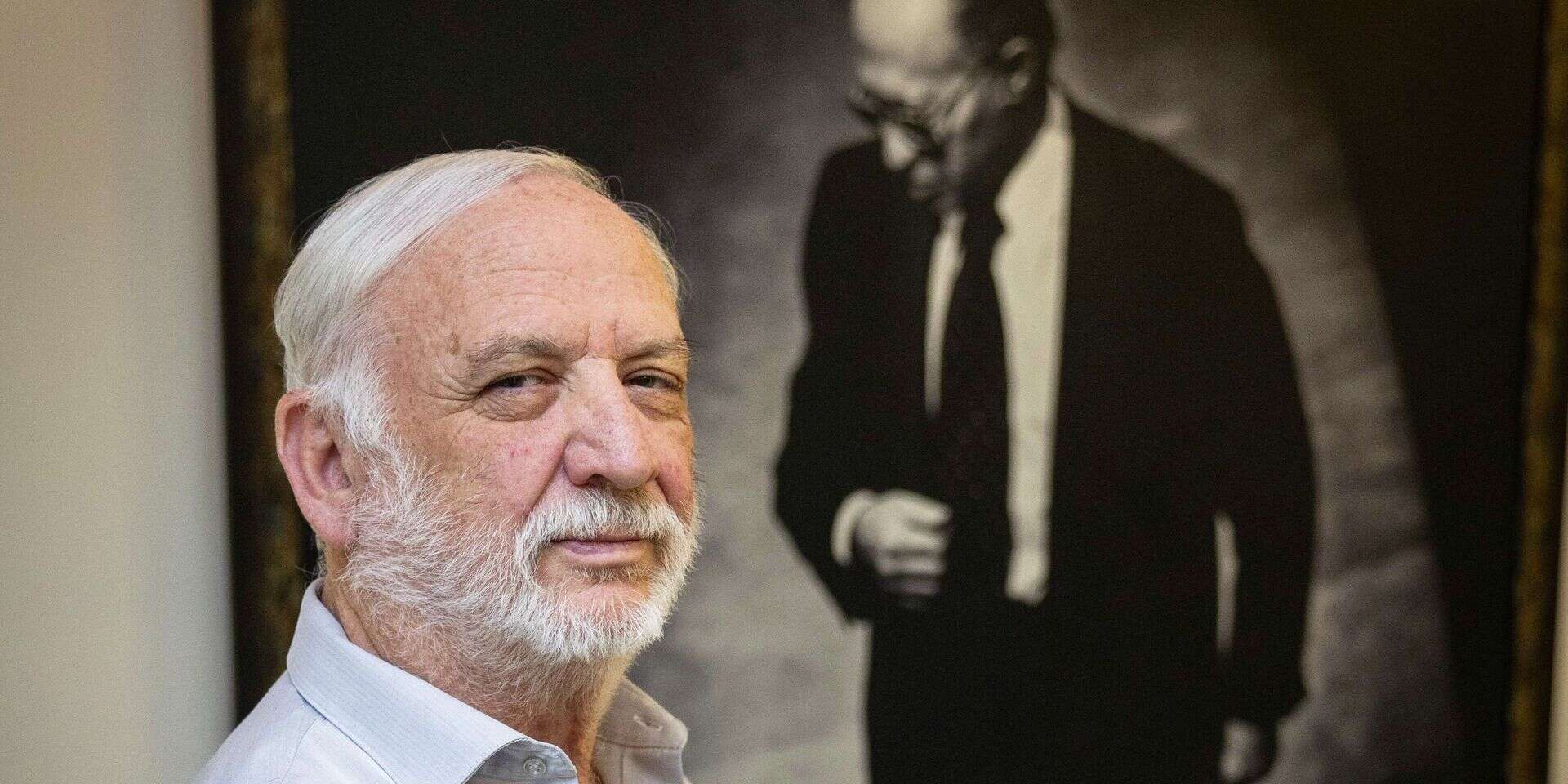 "כשהותקף הכור בעיראק הרגשנו את משקל ההיסטוריה על כתפינו". הרצל מקוב על רקע תמונתו של מנחם בגין, השבוע
, מיכה בריקמן