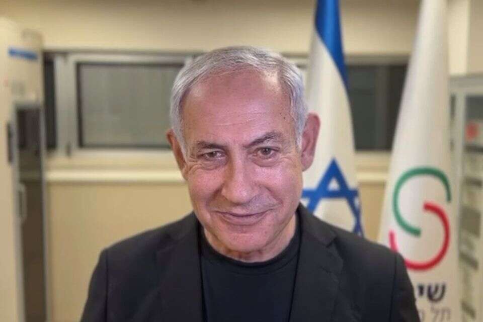 בין בריאות להסתרה. ראש הממשלה בנימין נתניהו בסרטון מבית החולים שיבא לאחר שחש ברע, יולי 2023 , ללא