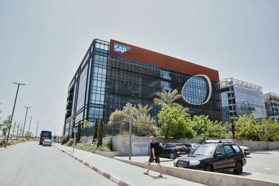 מטה ענקית התוכנה SAP , יהושע יוסף