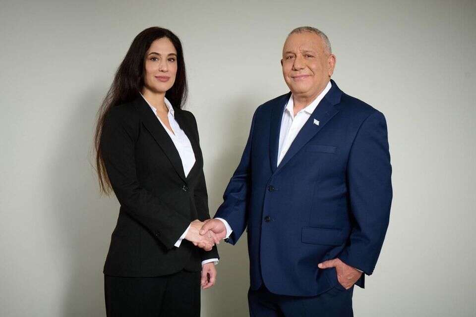 גדי איזנקוט ועו"ד ענבר יחזקאלי , ללא