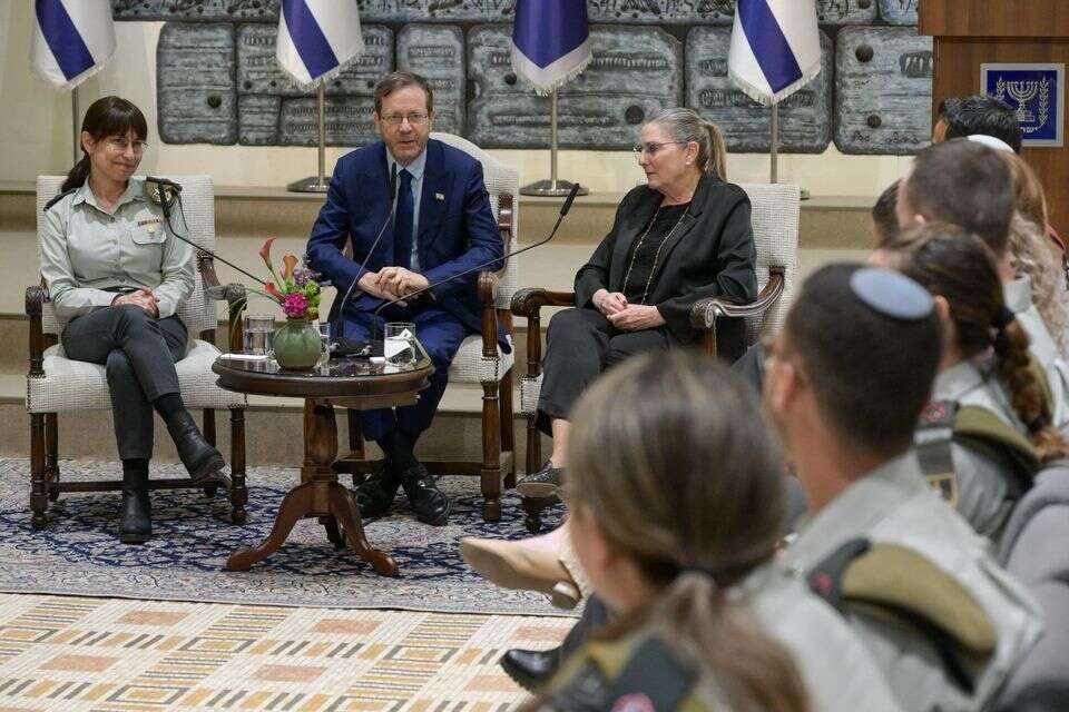 שופטים צבאיים חדשים הצהירו אמונים בבית הנשיא , בית הנשיא