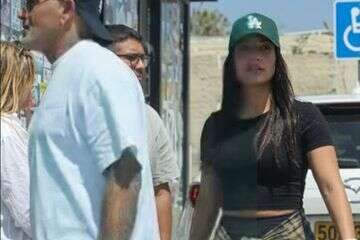 שוב ללא הילדים: אייל גולן והבייביסיטר מבלים (וידאו)