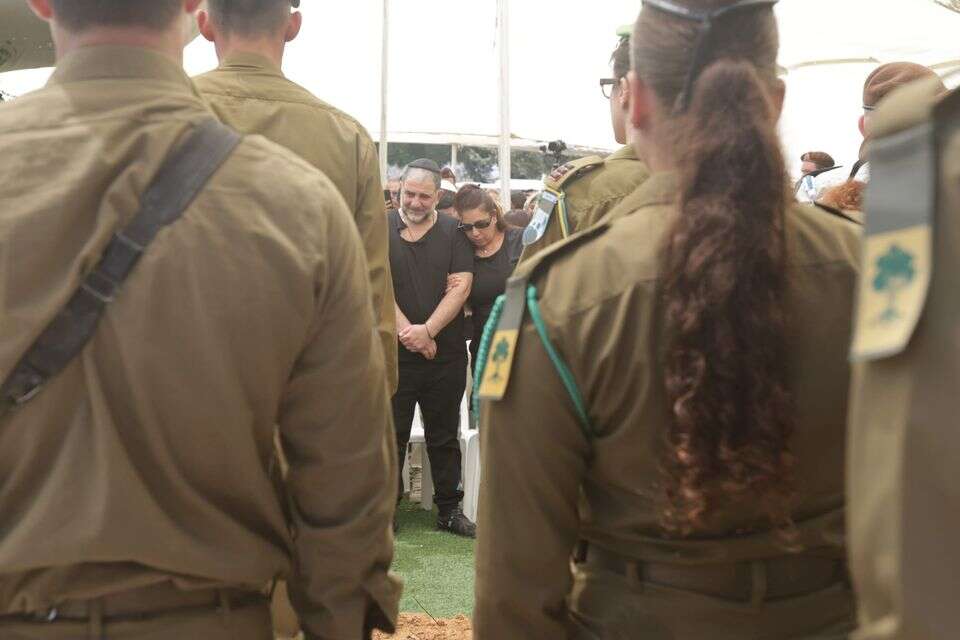 סמל ליאם בן חמו הובא למנוחות: "עדיין מחכה שתצא מלבנון ואכין לך אוכל"