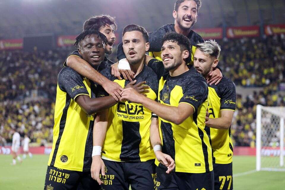שחקני בית"ר ירושלים חוגגים , אלן שיבר