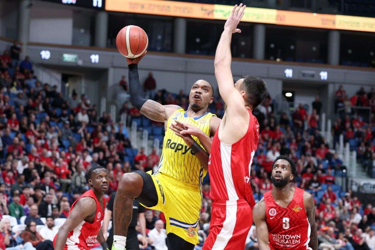 Live from the Premier League in basketball: Hapoel Jerusalem - Maccabi Tel Aviv 0:0