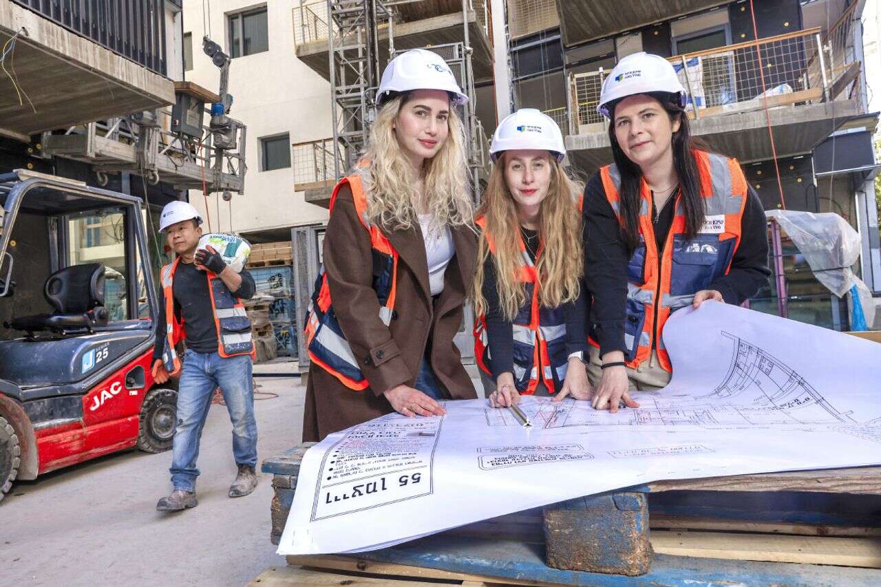 The women of iron, concrete and plaster: the female revolution in the construction industry in Israel