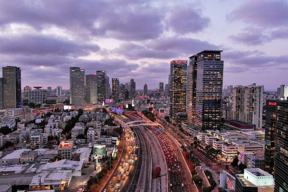נתיבי איילון , רויטרס