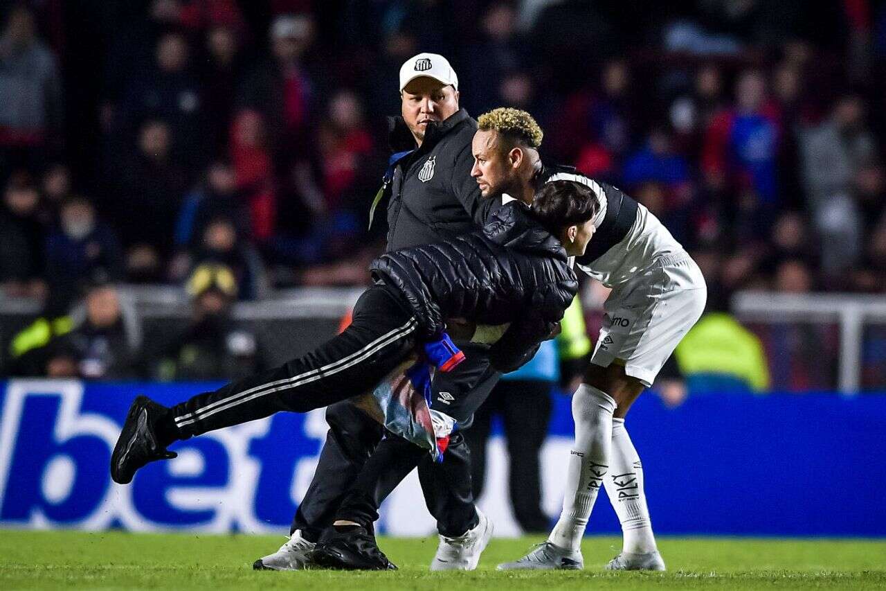 Riot in Brazil: Neymar slapped the son of the star of the former Brazilian national team