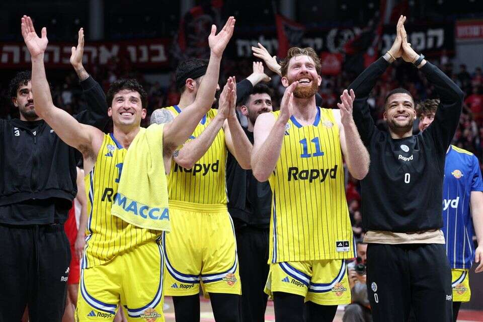 איפה לונדברג, וויל ריימן וג'ון דיברתולומיאו (מימין לשמאל) , אלן שיבר