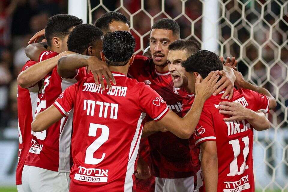 שחקני הפועל באר שבע חוגגים , קובי אליהו