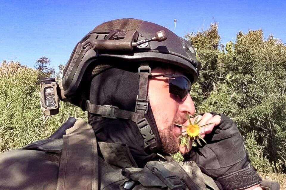 פרחים בקנה (הנשימה?) , טל מורד במילואים