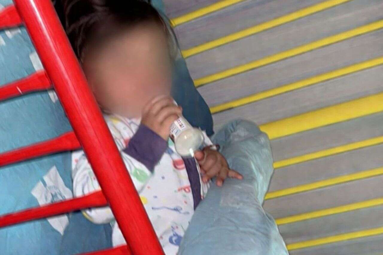 The nut was hidden inside the chocolate: the life of a toddler was saved