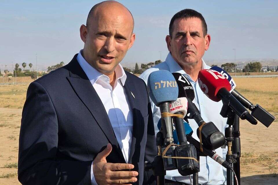 בנט וסגלוביץ בעומר , דוד גרינשפן