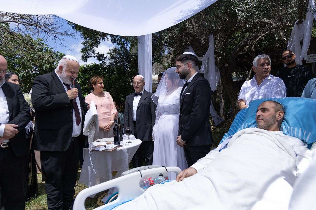 The bride brought up her wedding and held it in Sheba - so that her sick father could be by her side
