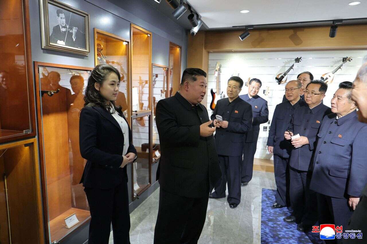 With Dior suits: Kim Jong Un's 13-year-old daughter is marked as a possible heir