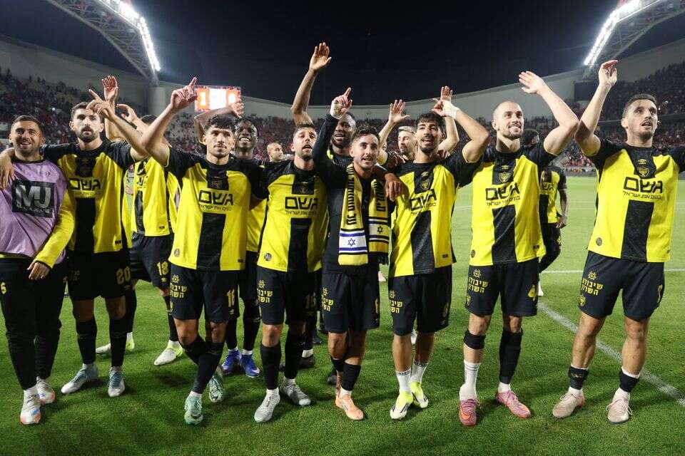 שחקני בית"ר ירושלים חוגגים , אלן שיבר